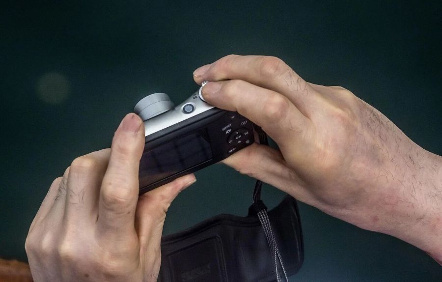 ČÍNA UPOZORŇUJE NA NOVÉ NÁBOROVÉ TECHNIKY ZAHRANIČNÝCH SPRAVODAJCOV