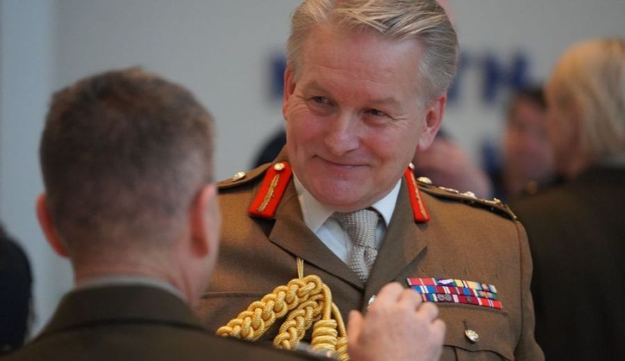 BRITÁNIA SA MUSÍ PRIPRAVIŤ NA KONFLIKT DOMA, VARUJE BÝVALÝ ŠÉF DEFENCE INTELLIGENCE